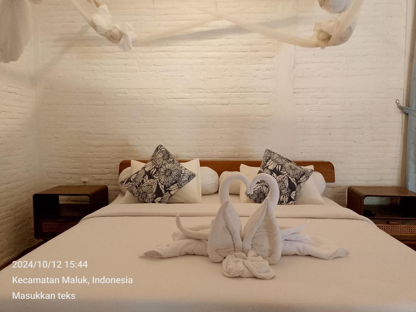 Pasir Putih Resort & Resto Maluk Exterior photo